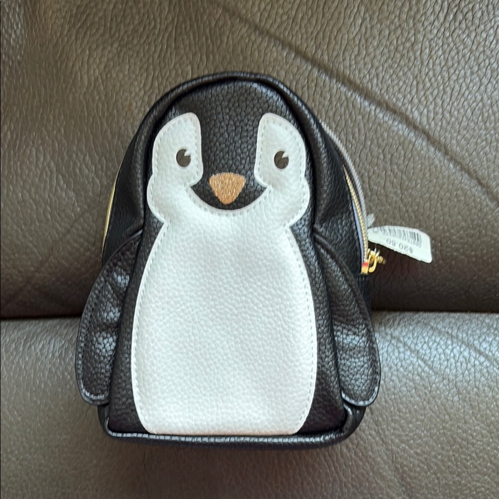 Bath and body penguin cosmetic case